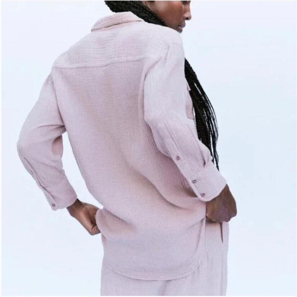 The Great Cotton Gauze Rancho Shirt Top in Soft Lilac Pink - Picture 2 of 4